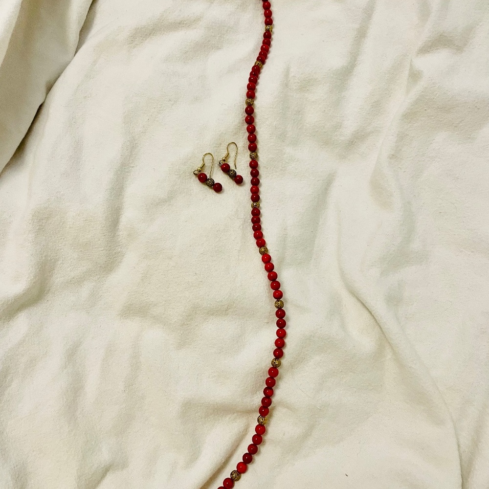 Beaded Necklace and Earring Set - Picture 4 of 6